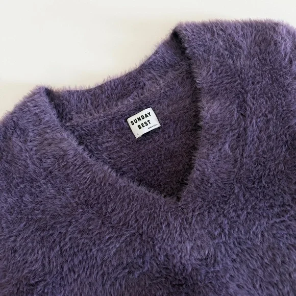 Aritzia Sunday Best Kitten V-neck Sweater - Picture 5 of 9